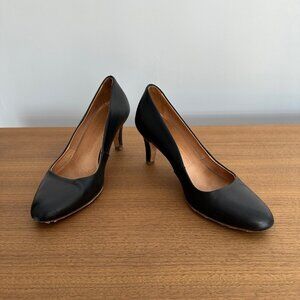 Woman By Common Projects Black Leather Pumps Size 6 (Made in Italy)